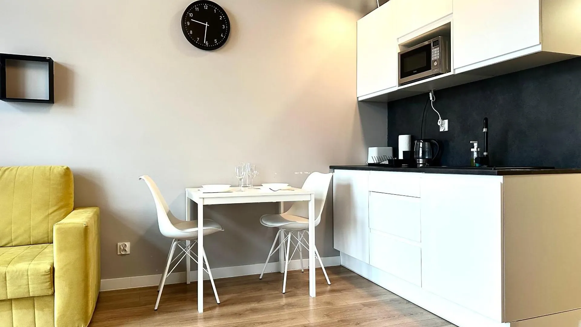 Zarembowicza Apt 37 - Self Check-In 20H - Parking &Lift Wrocław 0*,  Polónia